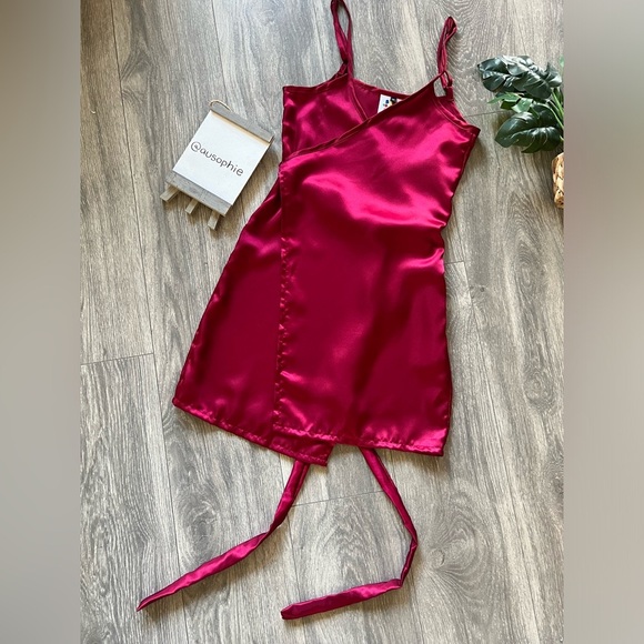 Omighty Mini “Silk” Surplice Wrap Dress in Red Wine. Size M NWOT! - Picture 2 of 11